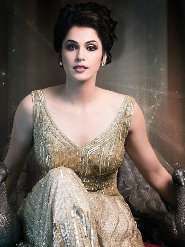 Isha Koppikar  Height, Weight, Age, Stats, Wiki and More